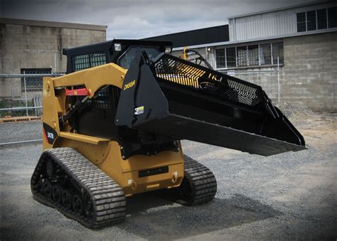 skid steer bucket tilt